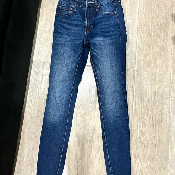 Clothing - Picture 12 of 16